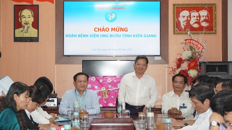 Đón tiếp đoàn Bệnh viện Ung bướu tỉnh Kiên Giang đến thăm quan, chia sẻ kinh nghiệm
