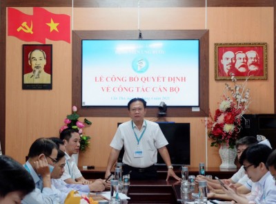 Trao quyết định bổ nhiệm mới vị trí Lãnh đạo các khoa, phòng tại Bệnh viện Ung bướu thành phố Cần Thơ