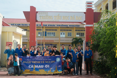 "Hành Trình Về Nguồn 2025: Đoàn Bệnh viện Ung bướu TP. Cần Thơ tri ân lịch sử, trao yêu thương tại Cà Mau"