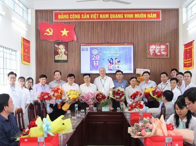 BỆNH VIỆN UNG BƯỚU TP. CẦN THƠ TRI ÂN NGÀY NHÀ GIÁO VIỆT NAM 20-11
