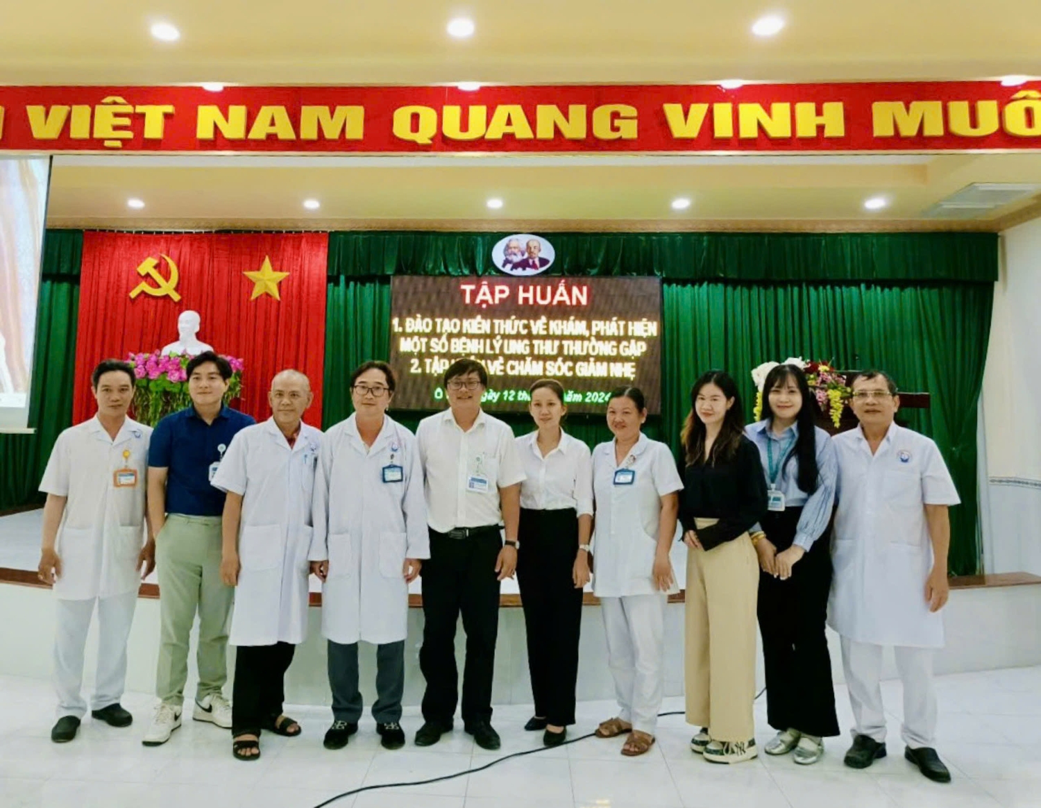 Bệnh viện Ung bướu TP. Cần Thơ thực hiện chương trình “Đào tạo kiến thức về khám, phát hiện một số bệnh lý ung thư thường gặp” và tập huấn về “Chăm sóc giảm nhẹ” cho tuyến y tế cơ sở tại Bệnh viện Đa Khoa Quận Ô Môn